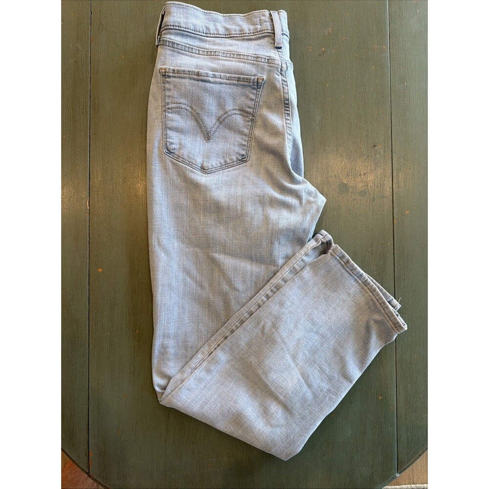 Levi’s Women’s Size 10 Classic Straight Light Wash Jeans W30 L30 - Picture 11 of 11